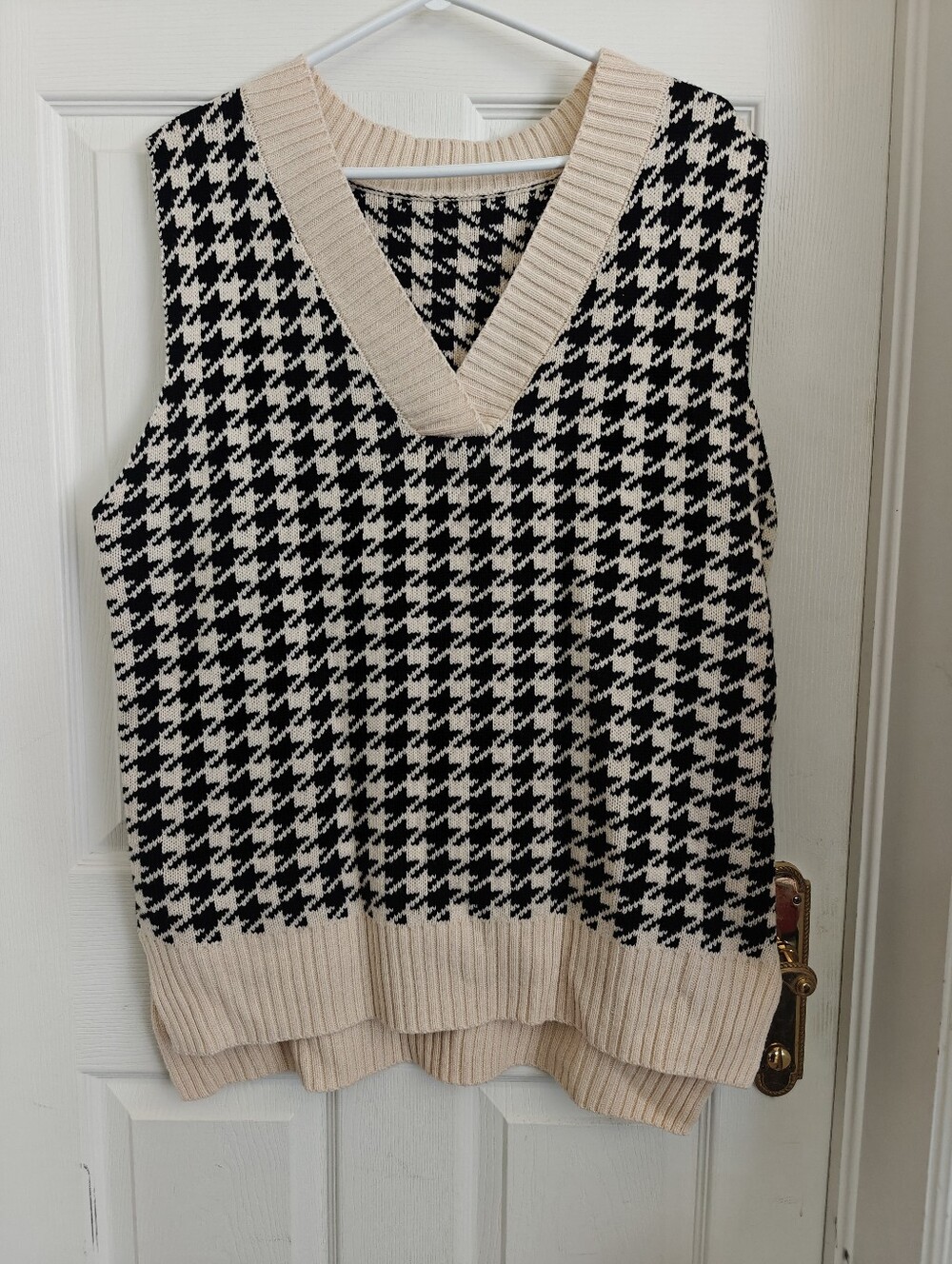 Black And Cream Houndstooth Knit Vest